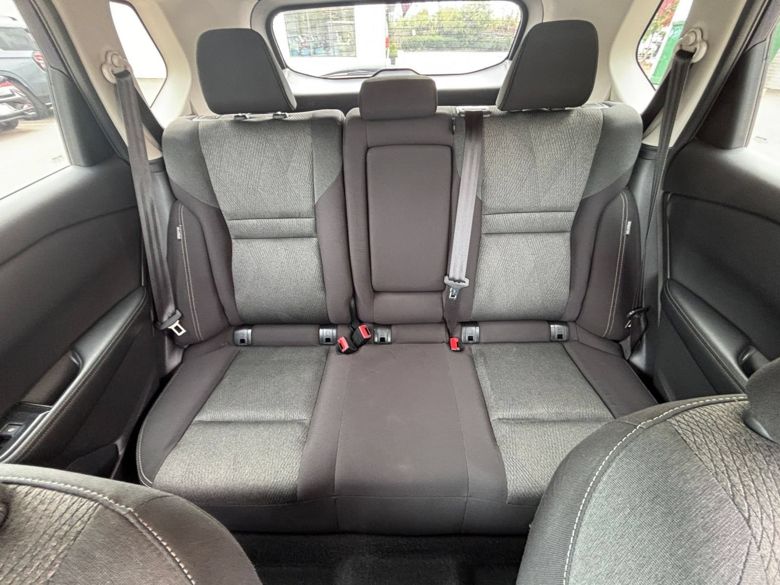 Used 2025 Nissan Rogue SV AWD/4WD image 40