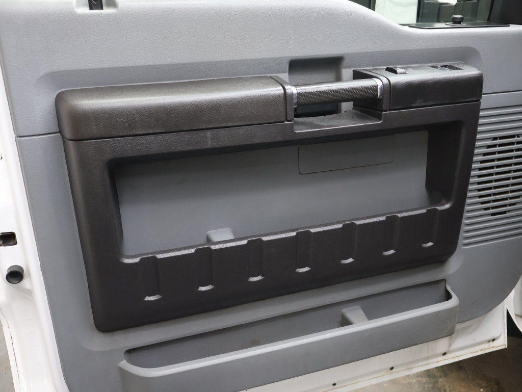 Used 2016 Ford F550 4x4 Regular Cab Super Duty image 13