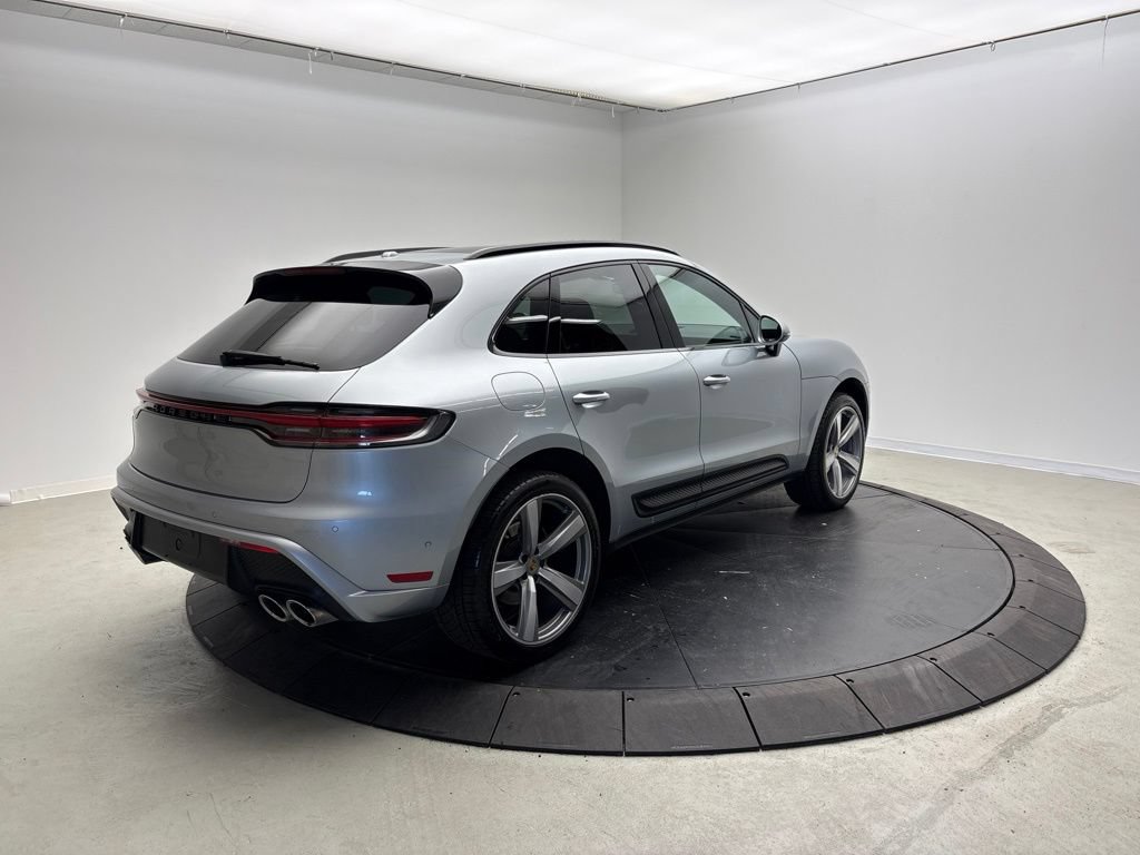 Certified 2023 Porsche Macan AWD/4WD image 7