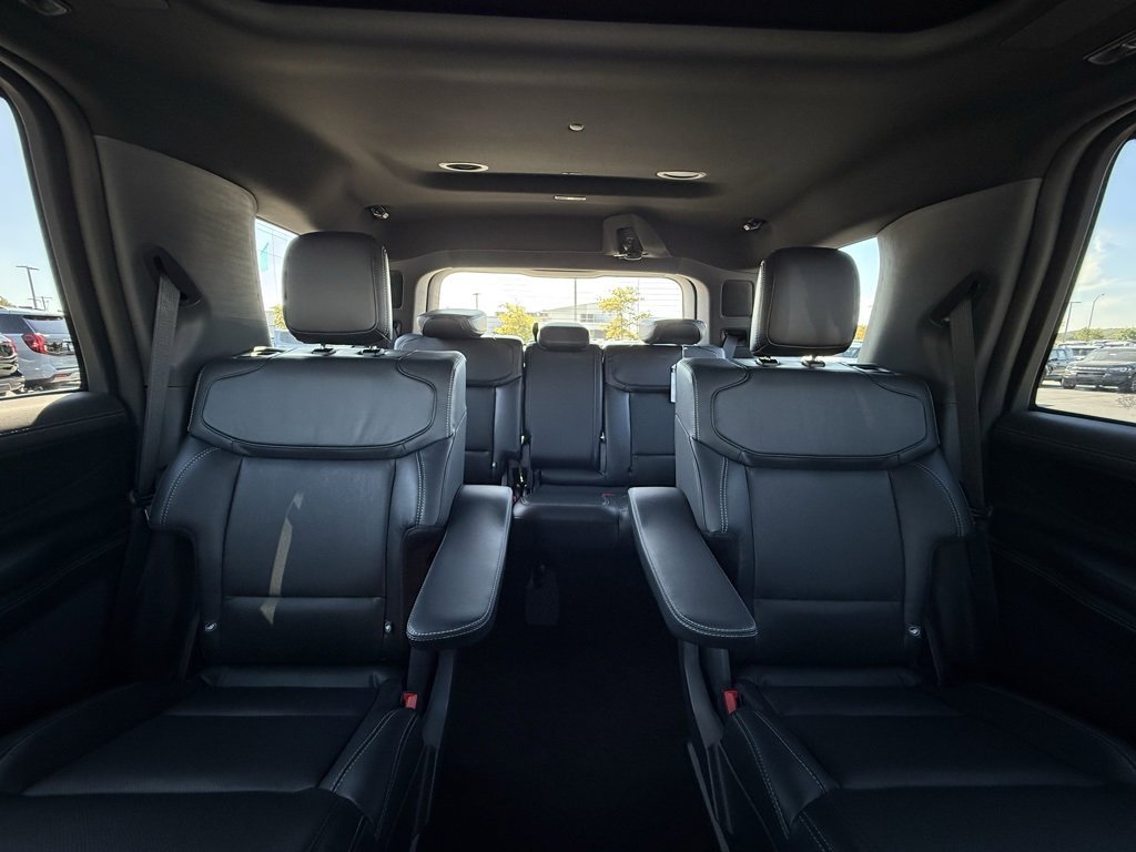 New 2025 Ford Expedition Platinum w/ Stealth Performance Package image 29