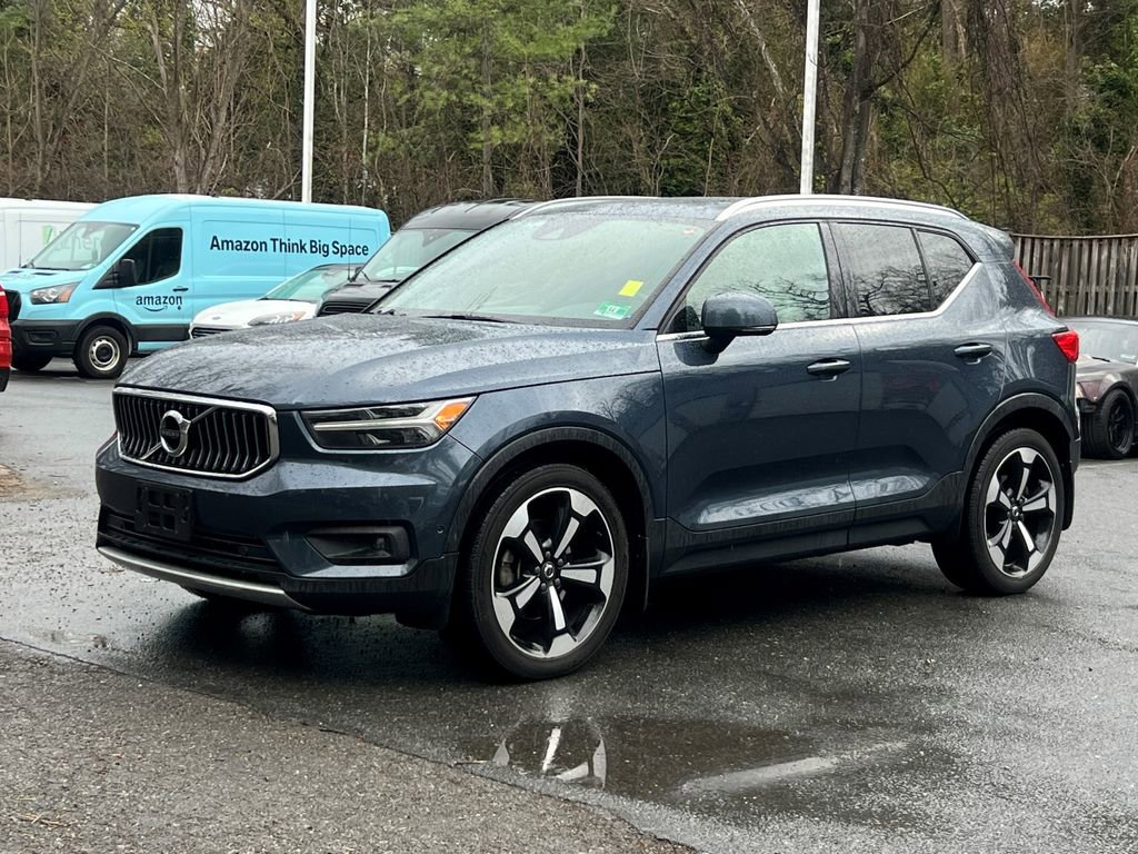 Used 2019 Volvo XC40 T5 Inscription image 3