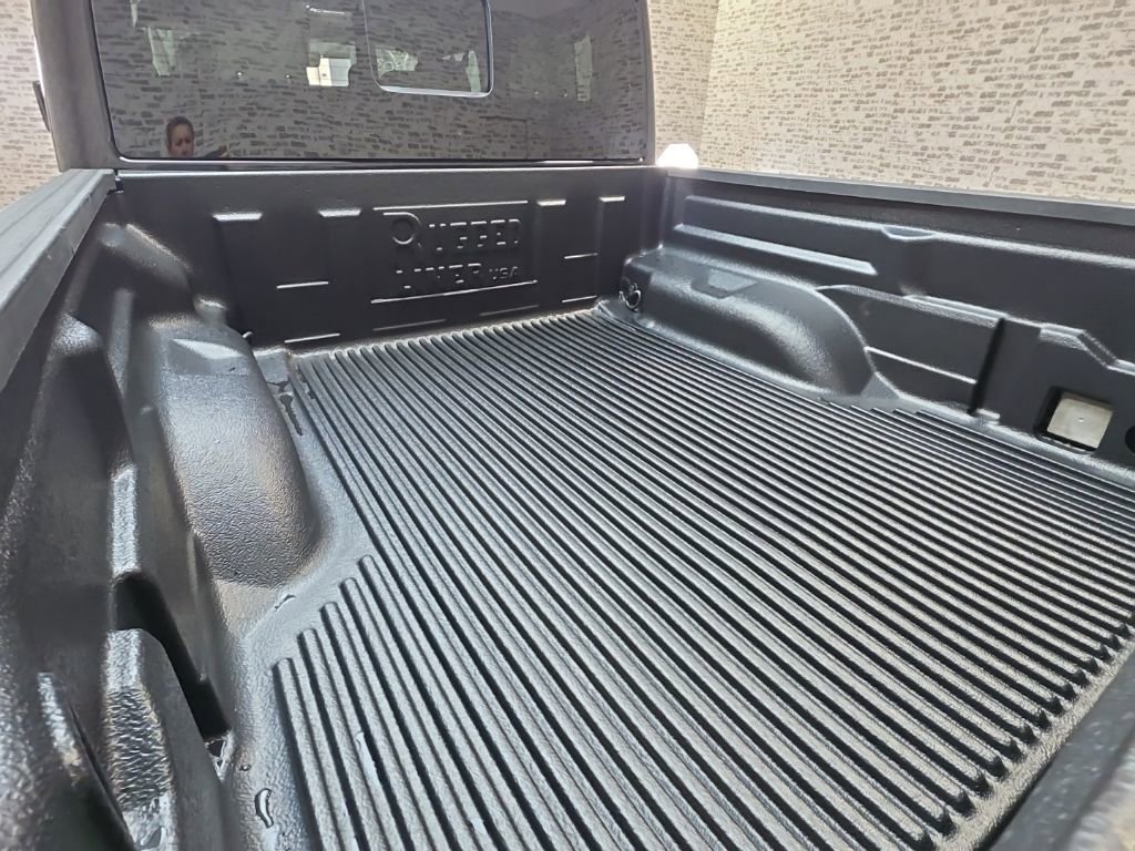 Used 2021 Jeep Gladiator Overland AWD/4WD image 7