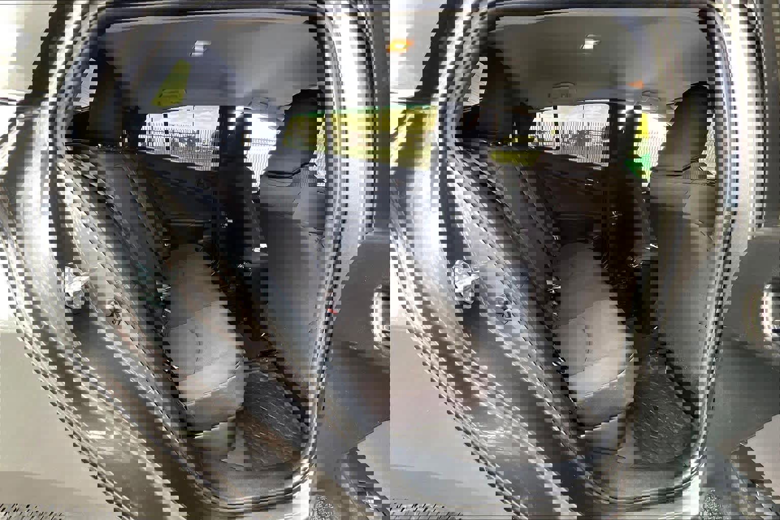 Used 2021 Toyota Prius L Eco image 29