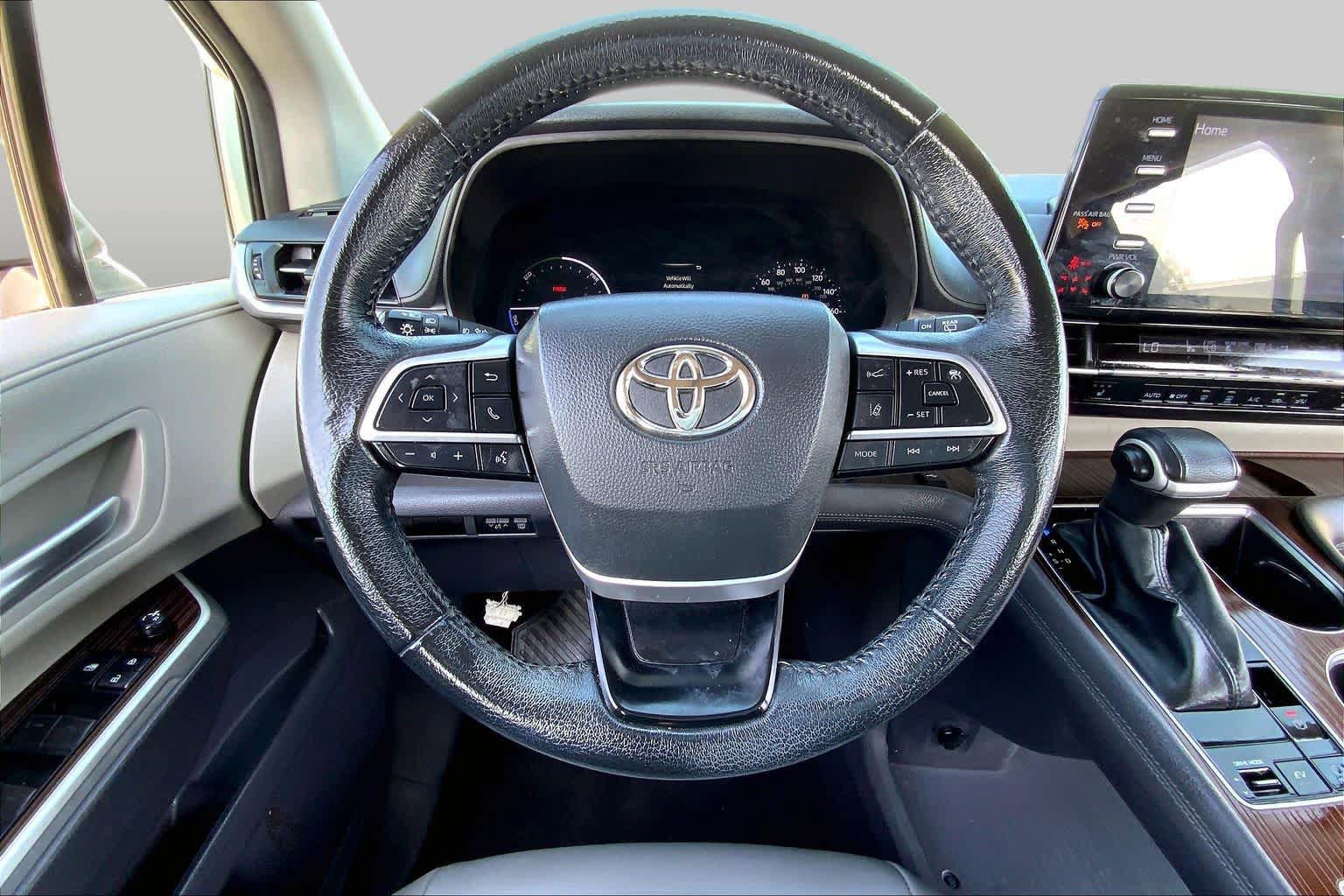 Used 2022 Toyota Sienna XLE FWD image 6