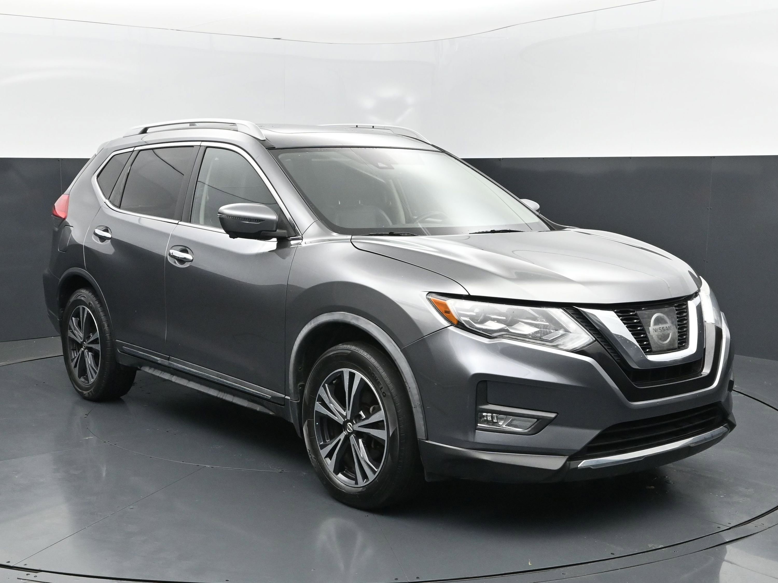 Used 2017 Nissan Rogue SL w/ SL Premium Package FWD image 7