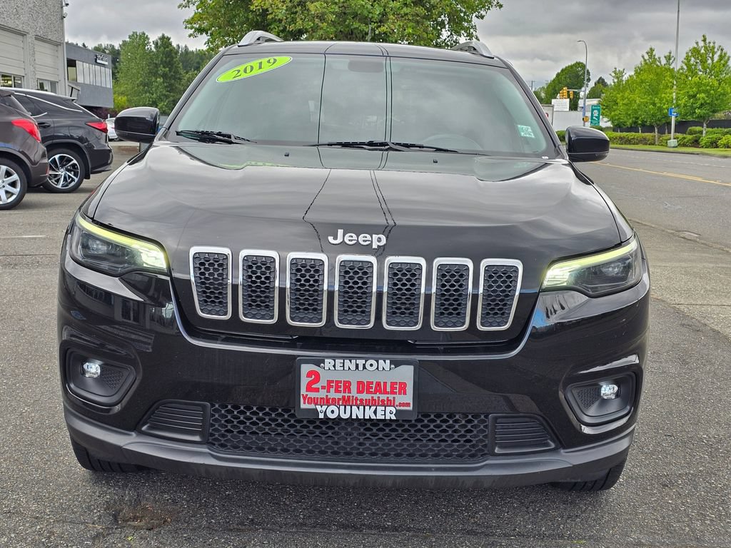 Used 2019 Jeep Cherokee Latitude Plus AWD/4WD image 2