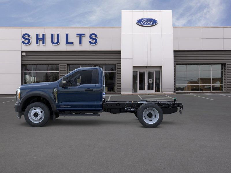 New 2025 Ford F550 4x4 Regular Cab Super Duty image 3