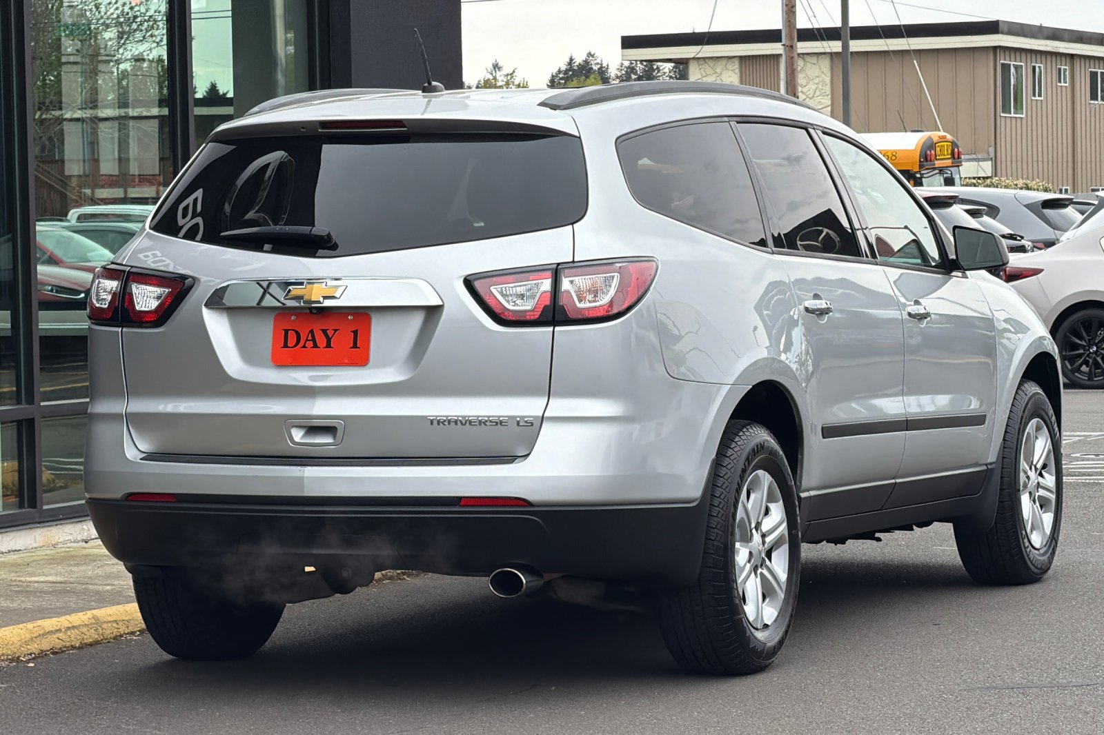 Used 2015 Chevrolet Traverse LS FWD image 5