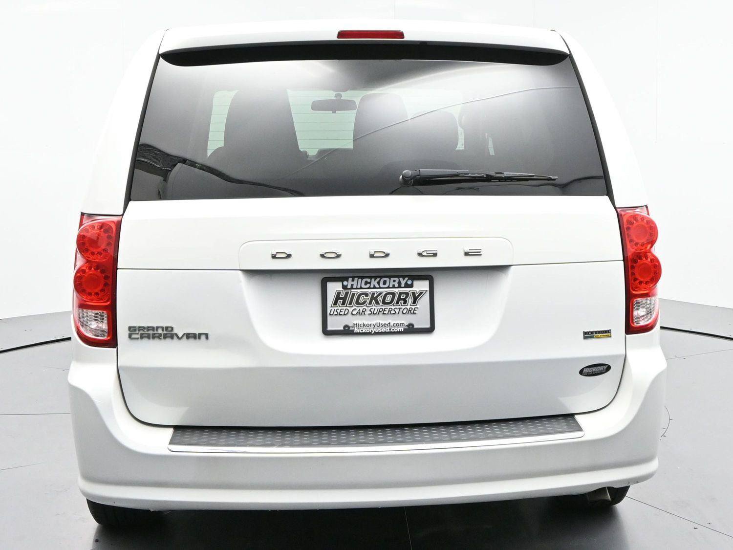 Used 2017 Dodge Grand Caravan SE FWD image 6