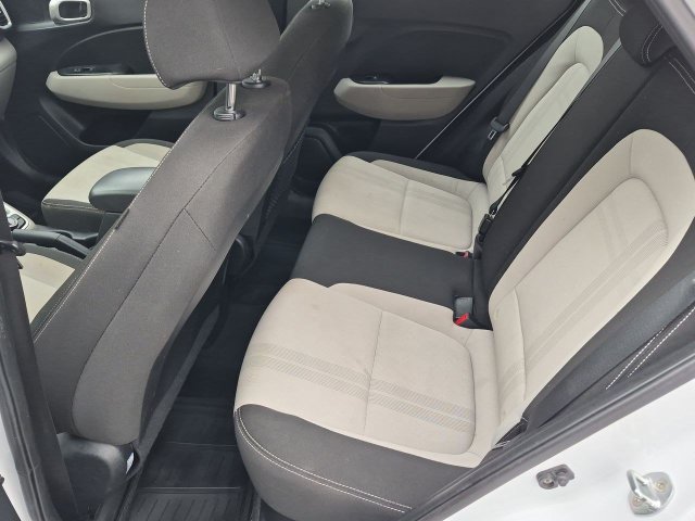 Used 2022 Hyundai Venue SEL FWD image 21
