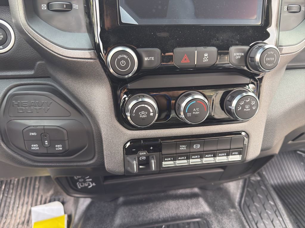 Used 2025 RAM 3500 Tradesman w/ Chrome Appearance Group image 22