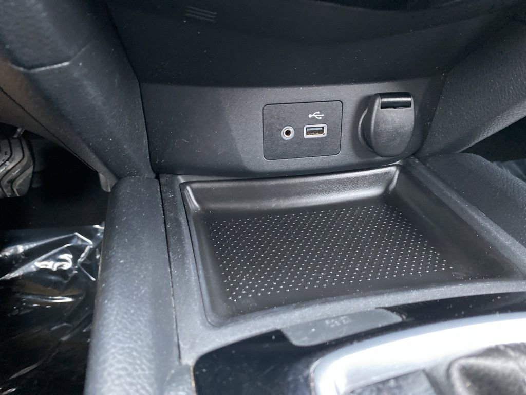 Used 2019 Nissan Rogue SV image 17