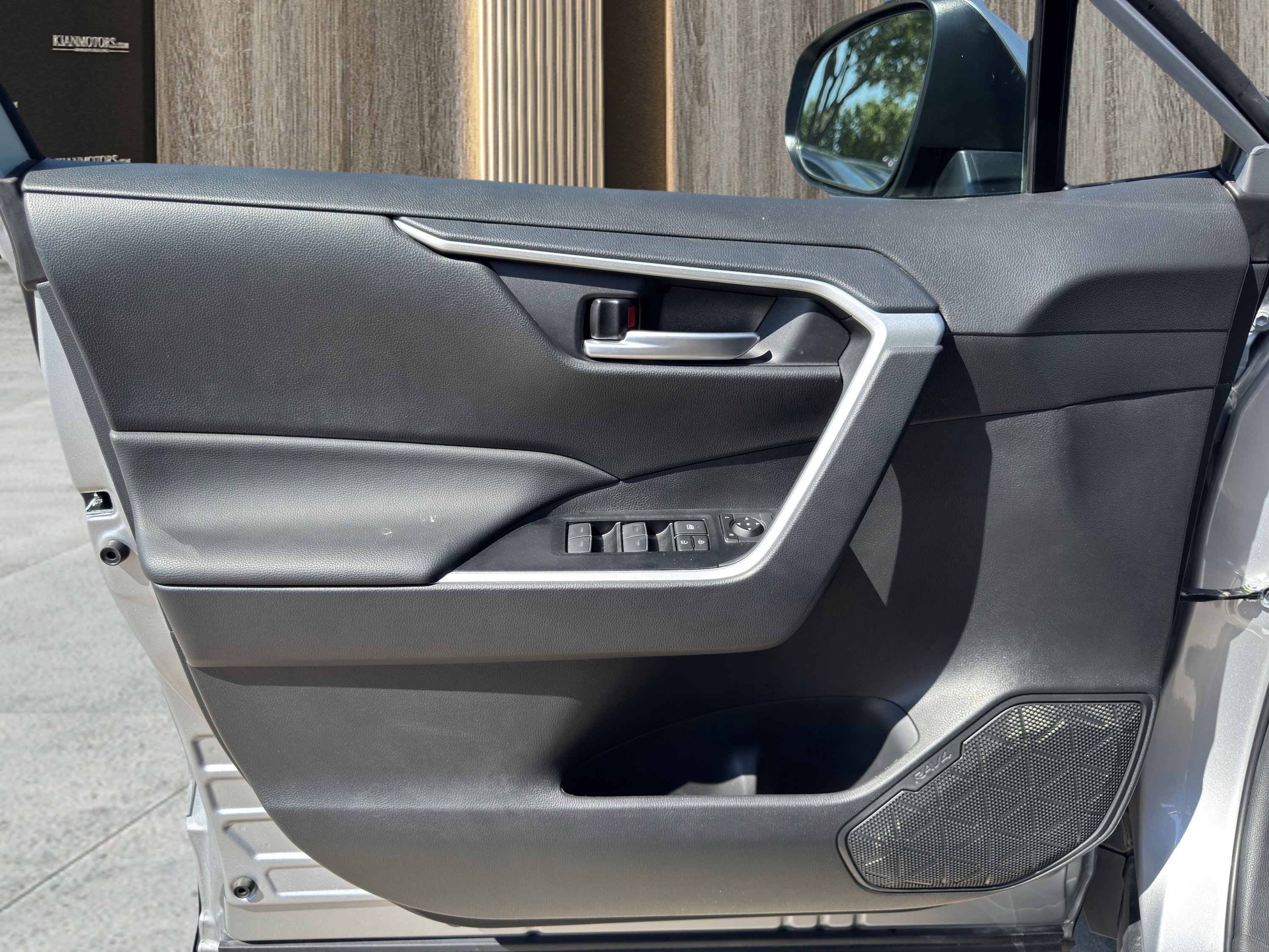 Used 2025 Toyota RAV4 XLE image 16