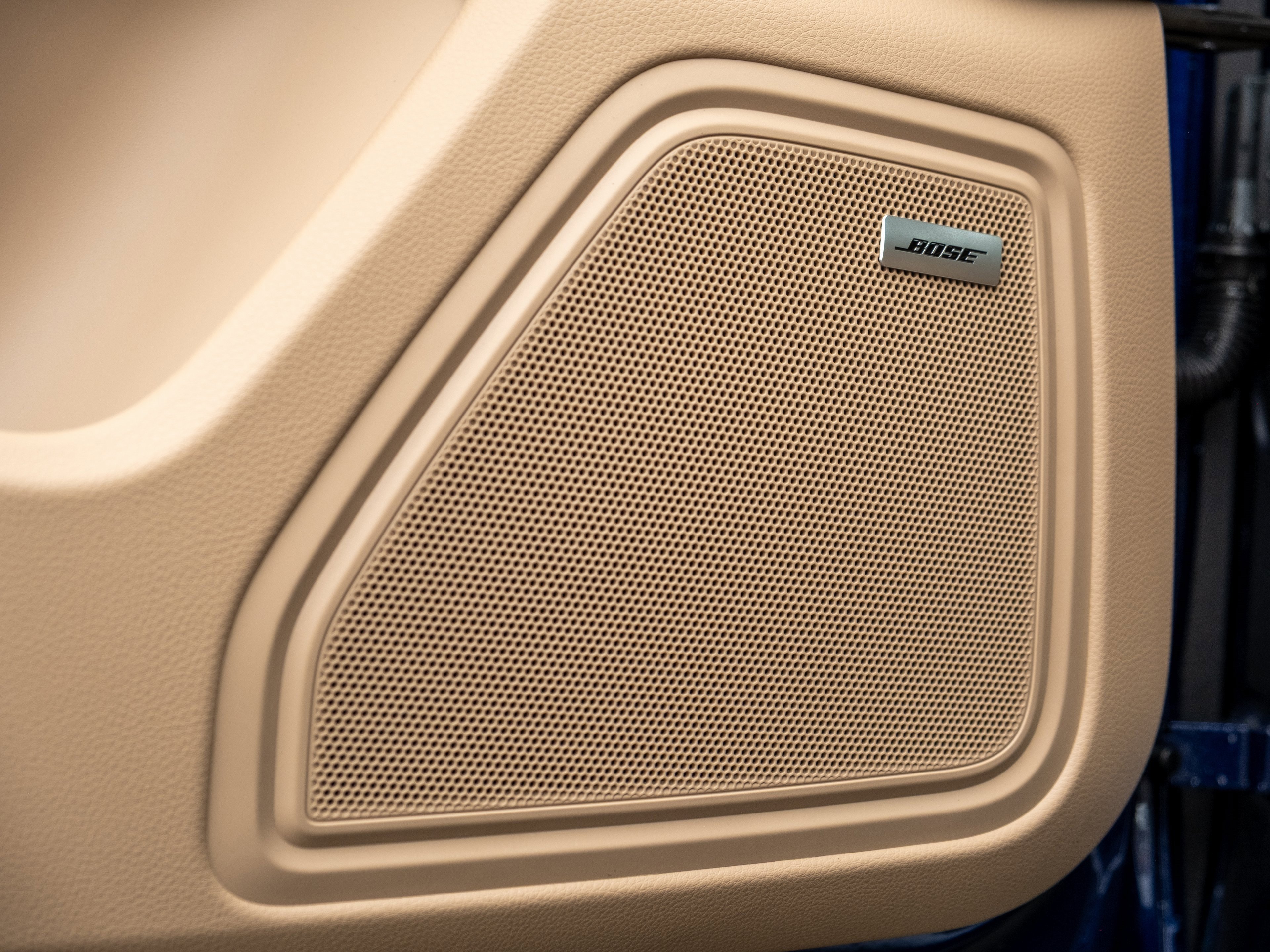 Certified 2025 Porsche Macan image 16