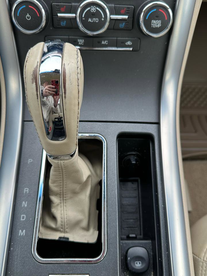 Used 2010 Lincoln MKS FWD image 28