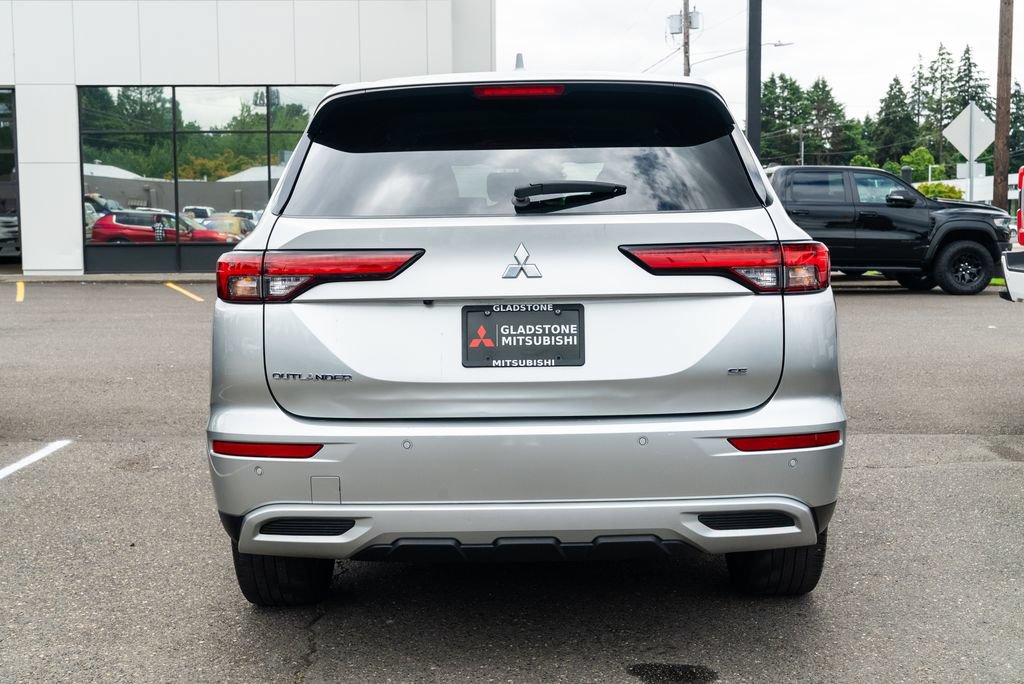 Used 2022 Mitsubishi Outlander SE FWD image 5