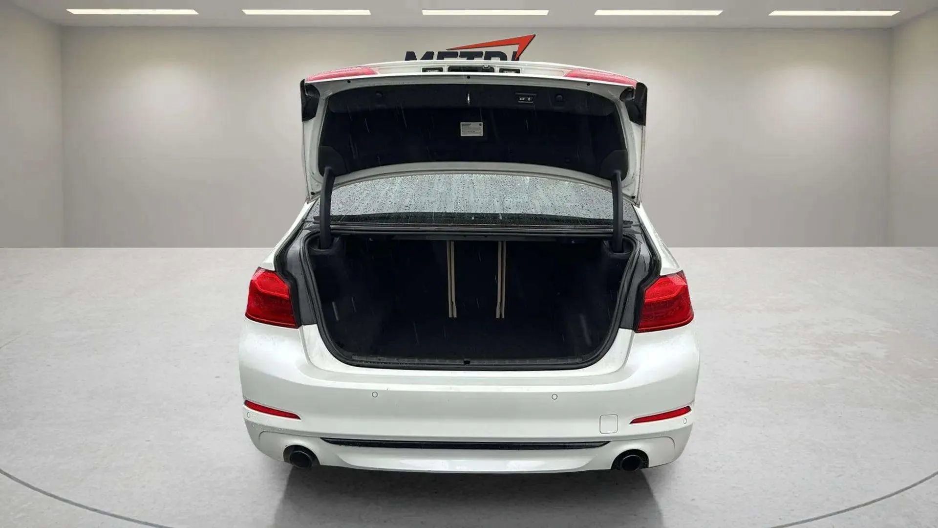 Used 2019 BMW 530i w/ Convenience Package image 18