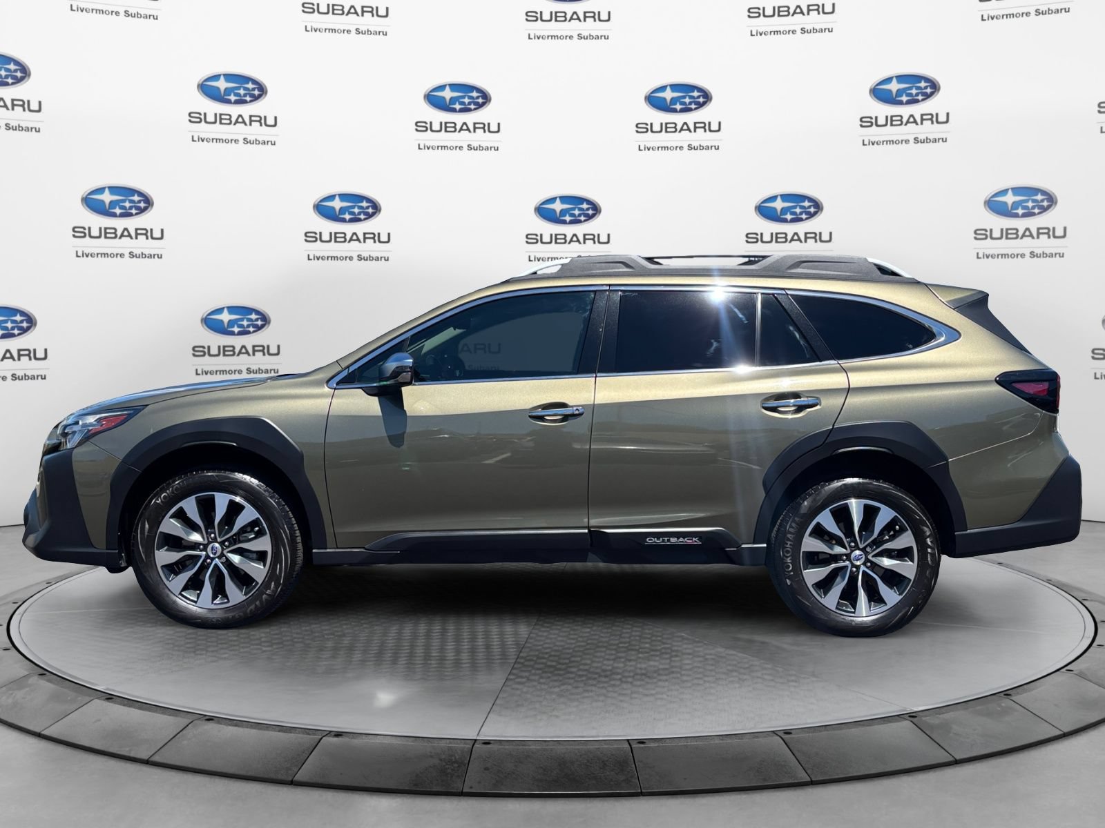 Certified 2024 Subaru Outback Touring XT AWD/4WD image 3