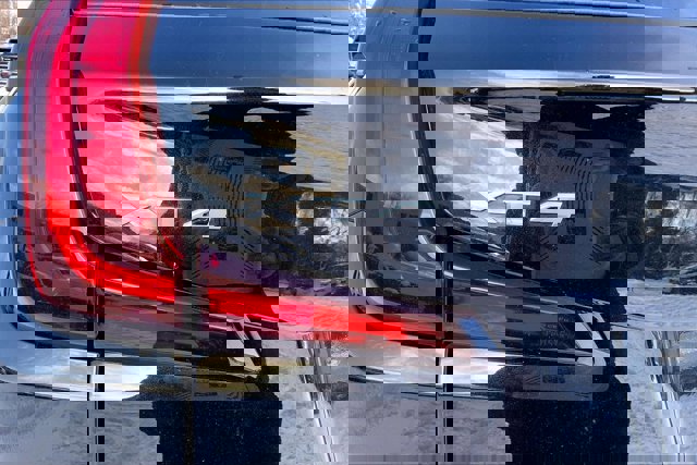 Used 2024 Cadillac XT4 Luxury image 7