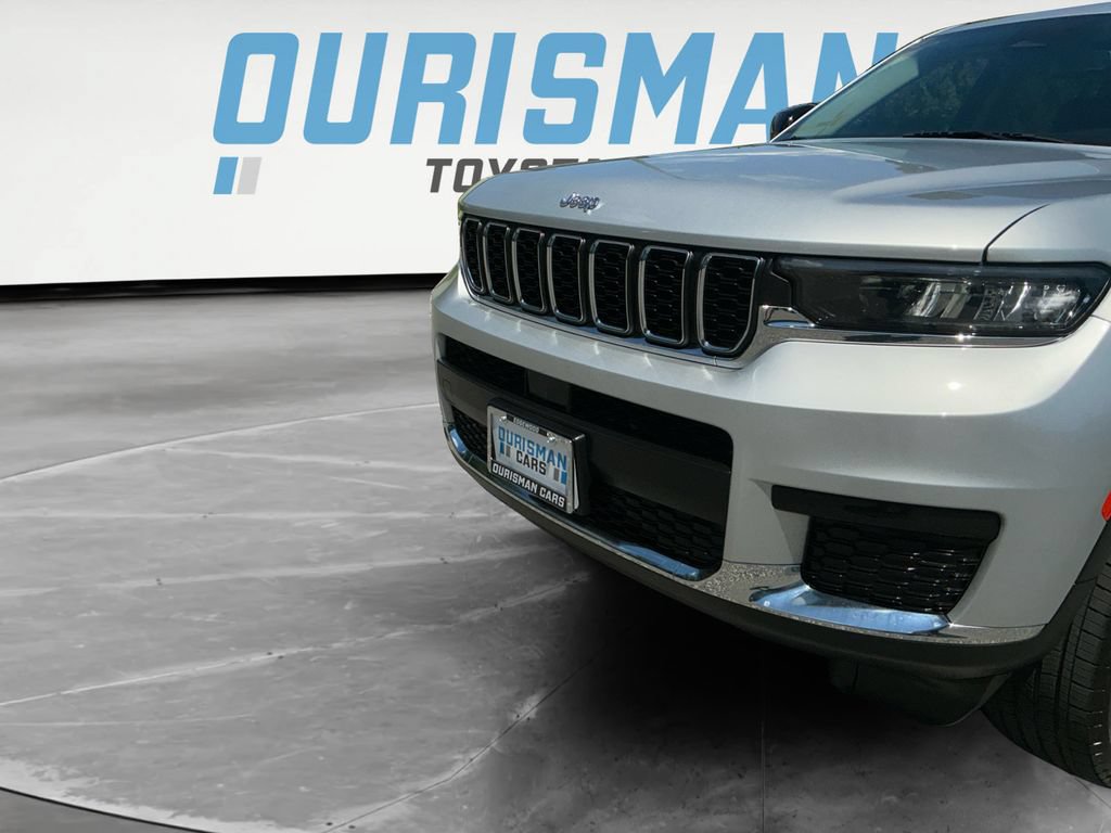 Used 2023 Jeep Grand Cherokee L Laredo AWD/4WD image 22
