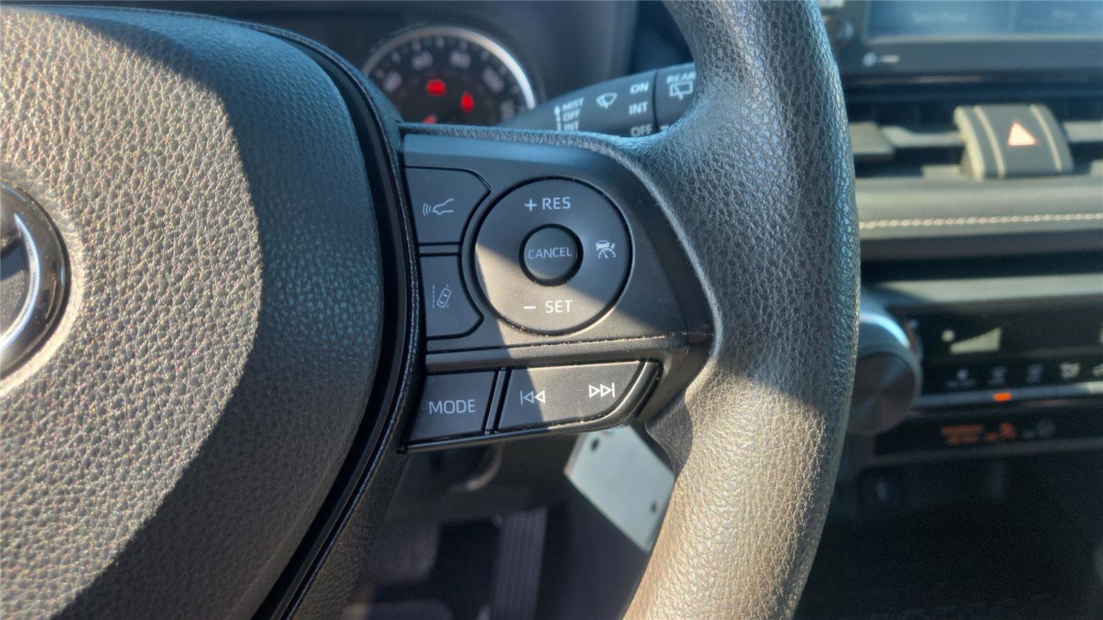 Used 2021 Toyota RAV4 LE image 35