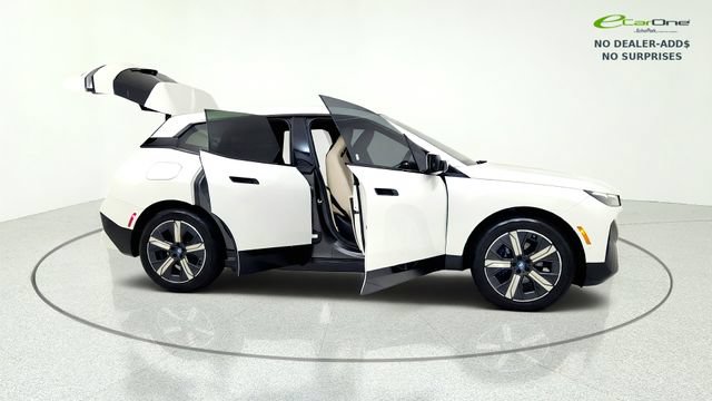 Used 2023 BMW iX xDrive50 w/ Sport Package AWD/4WD image 20