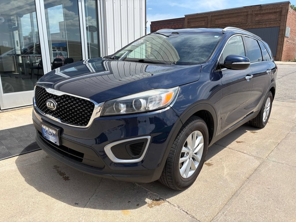 Used 2018 Kia Sorento FWD image 2