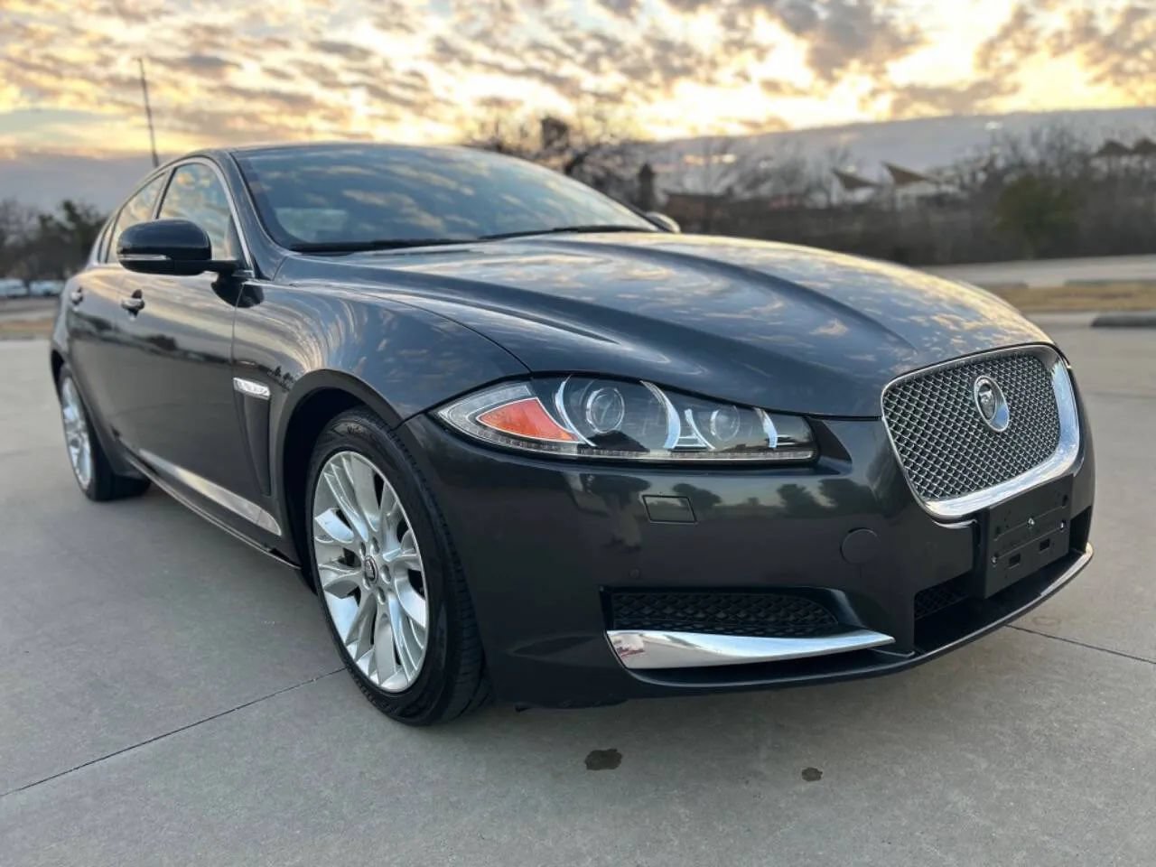 Used 2013 Jaguar XF 3.0 RWD image 4