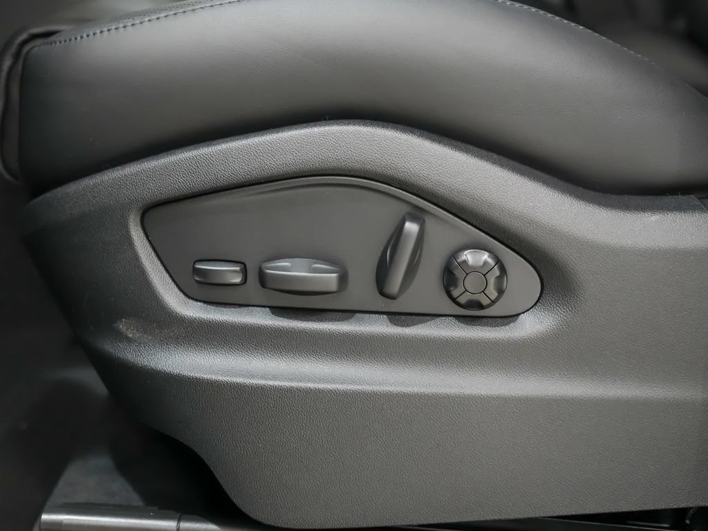 New 2026 Porsche Cayenne GTS AWD/4WD image 24