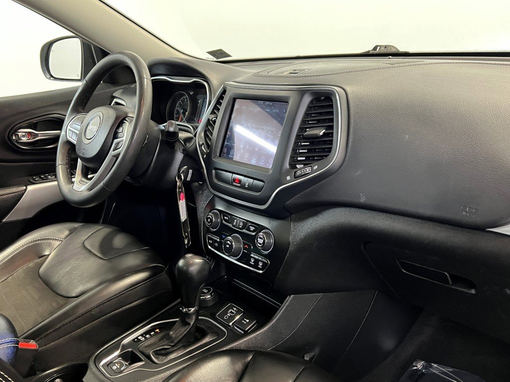 Used 2022 Jeep Cherokee Latitude w/ Sun & Sound Group image 15