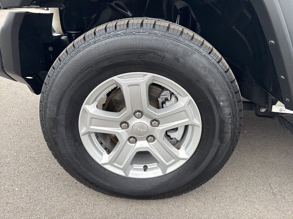 Used 2021 Jeep Wrangler Unlimited Sport image 27