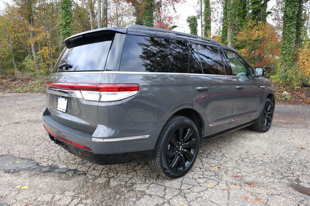 Used 2024 Lincoln Navigator Black Label image 5