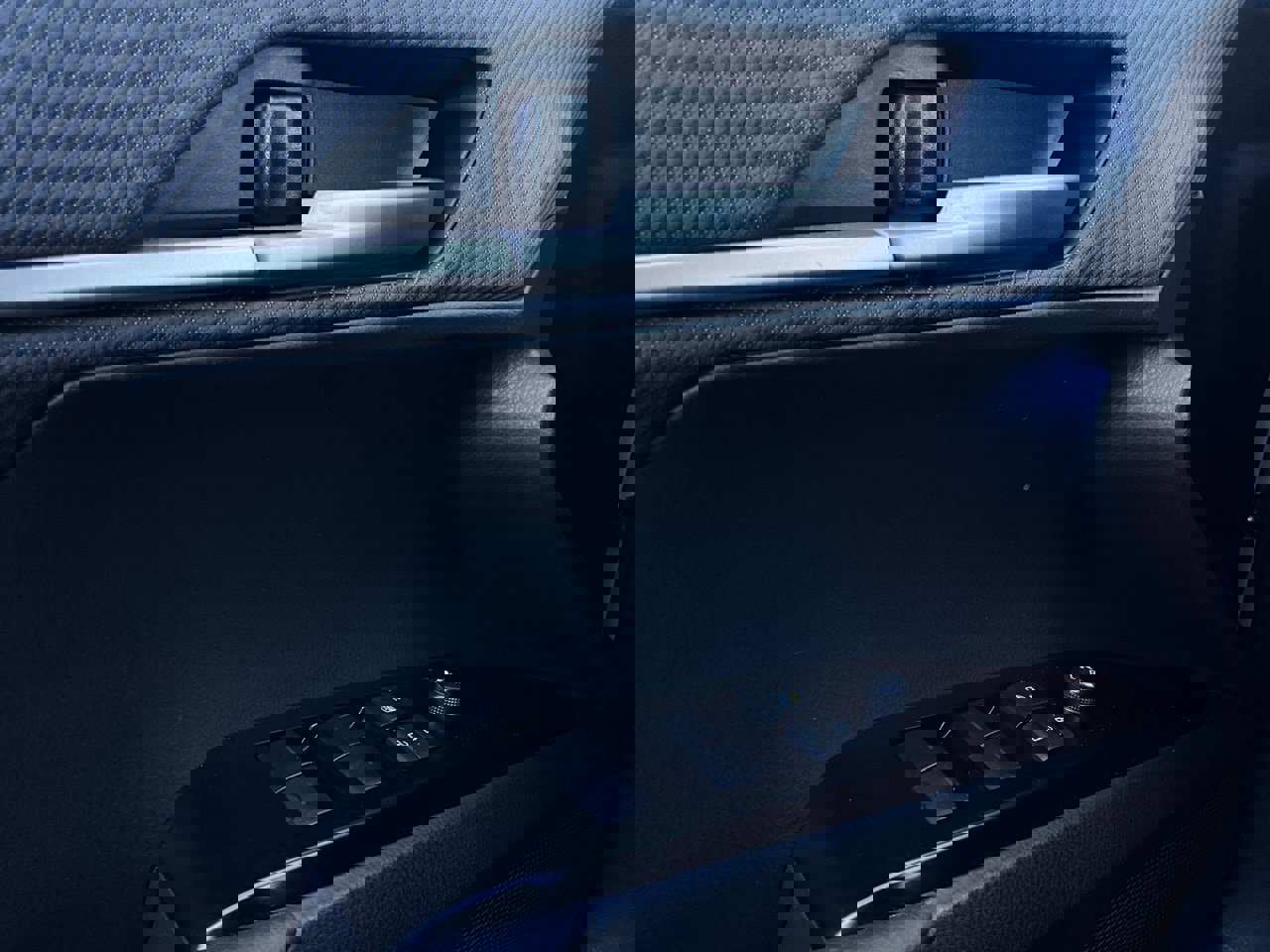 Used 2025 Toyota Camry SE image 21