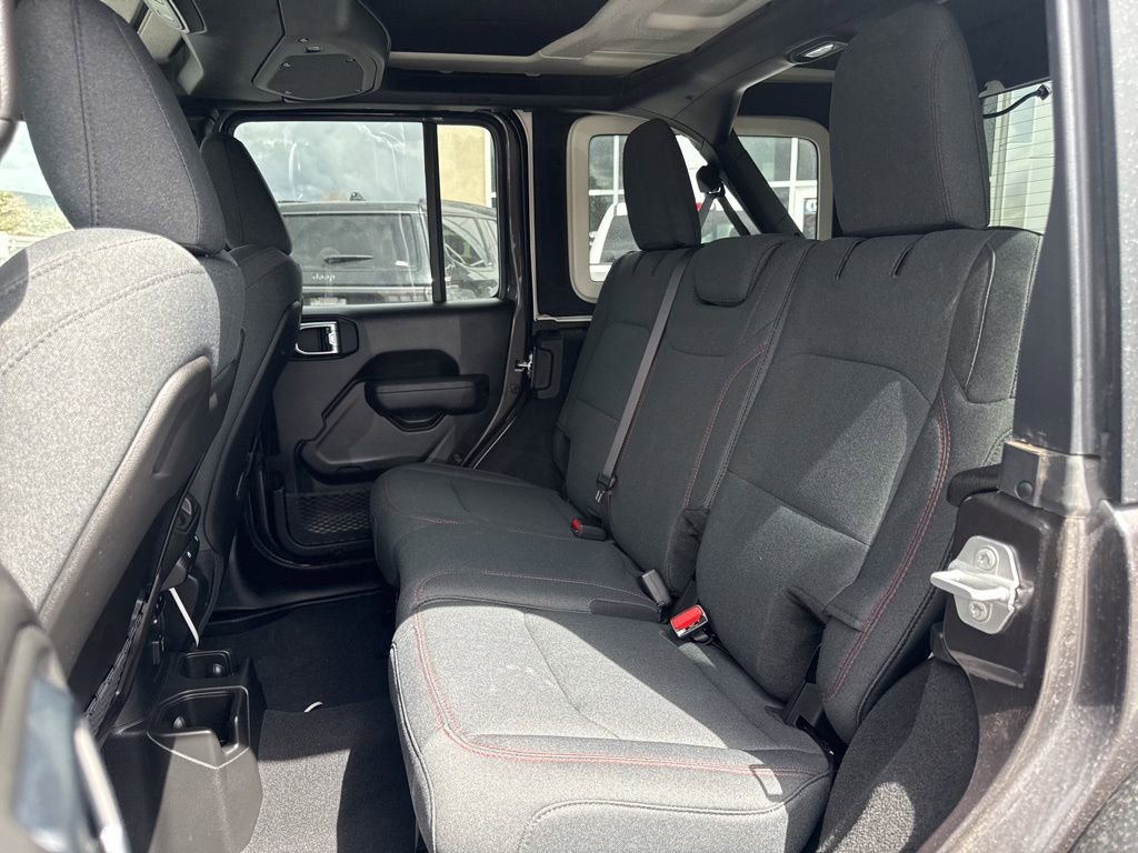 Used 2025 Jeep Wrangler Unlimited Rubicon AWD/4WD image 10