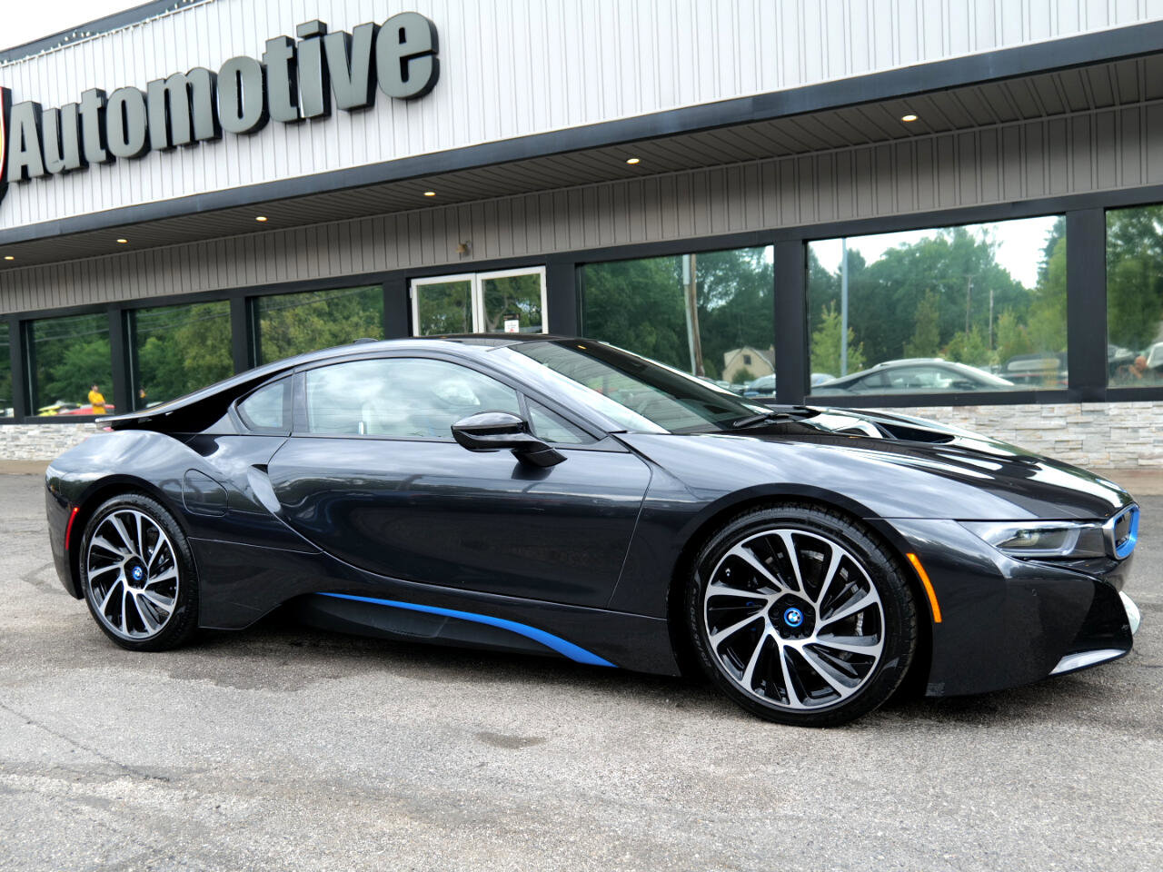 Used 2015 BMW i8 image 4
