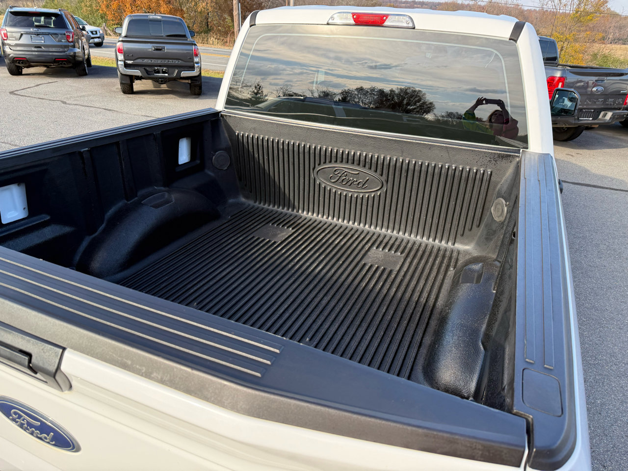 Used 2017 Ford F150 XL w/ Equipment Group 101A Mid image 6