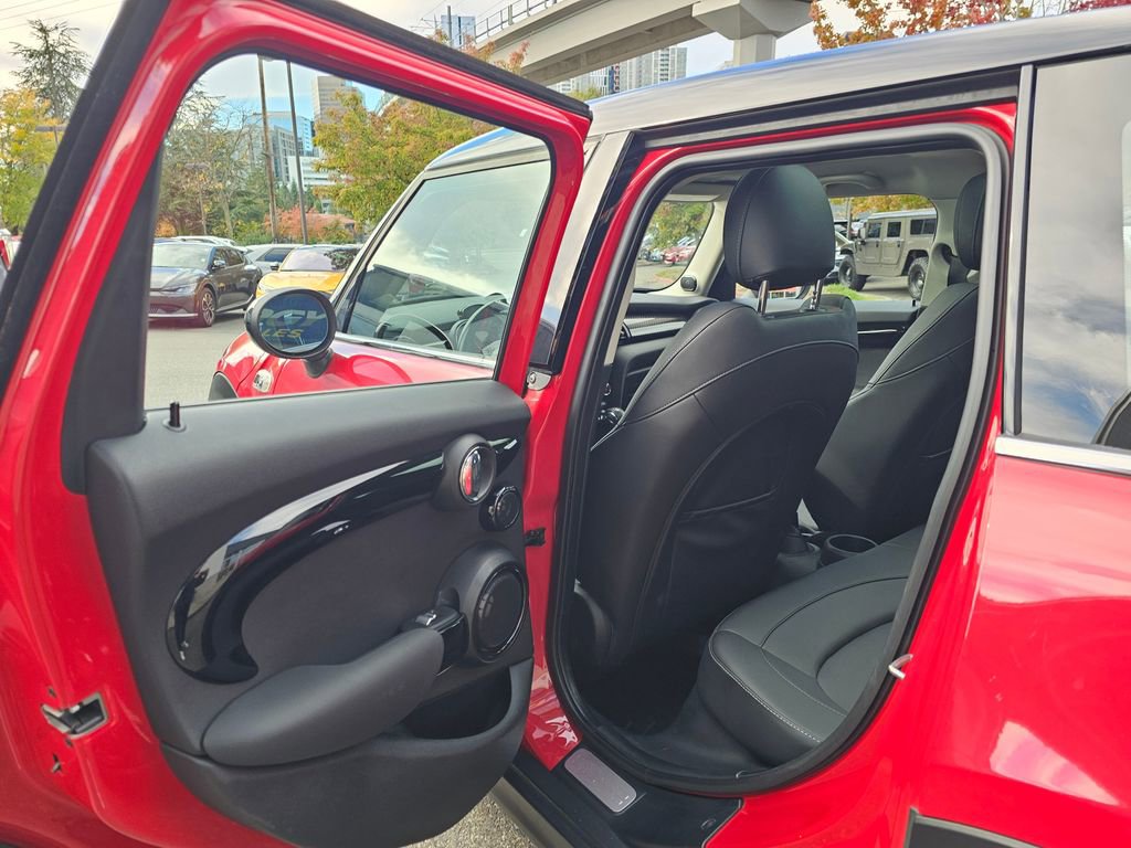 Used 2019 MINI Cooper S w/ Signature Upholstery Package FWD image 18