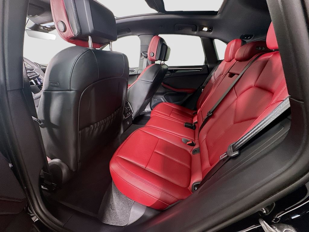 Certified 2026 Porsche Macan image 24