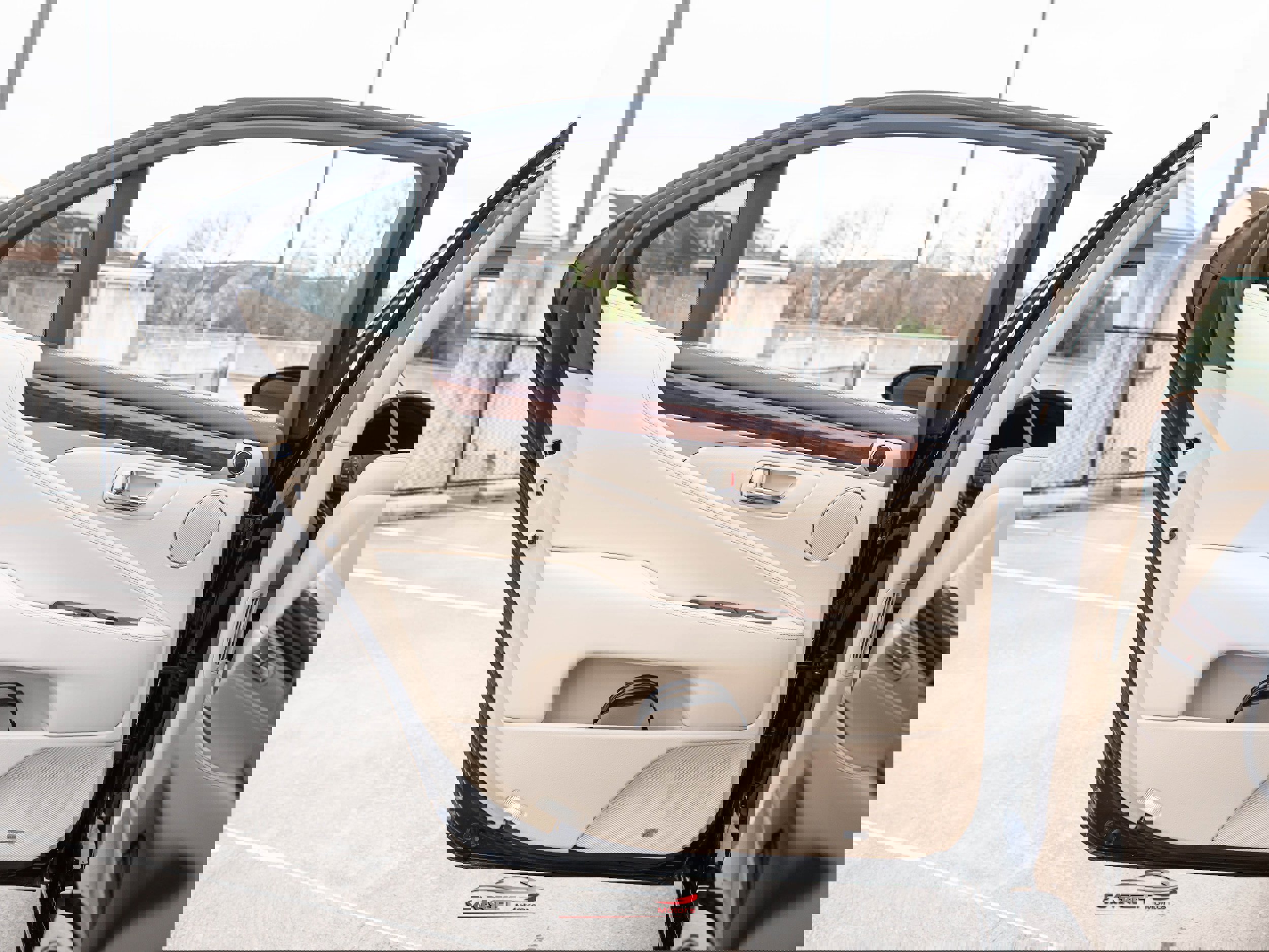 Used 2016 Lexus LS 460 L image 48