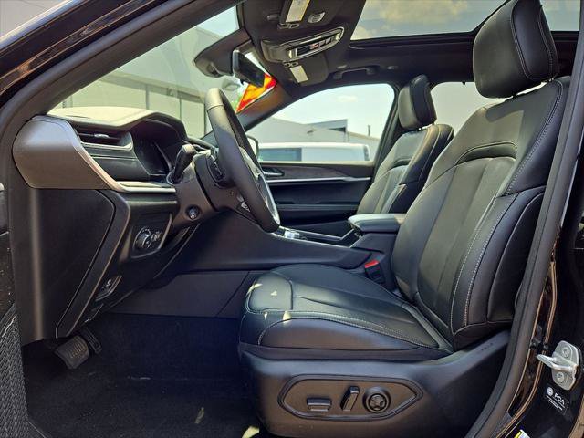 Certified 2025 Jeep Grand Cherokee L Limited w/ Luxury Tech Group II AWD/4WD image 14