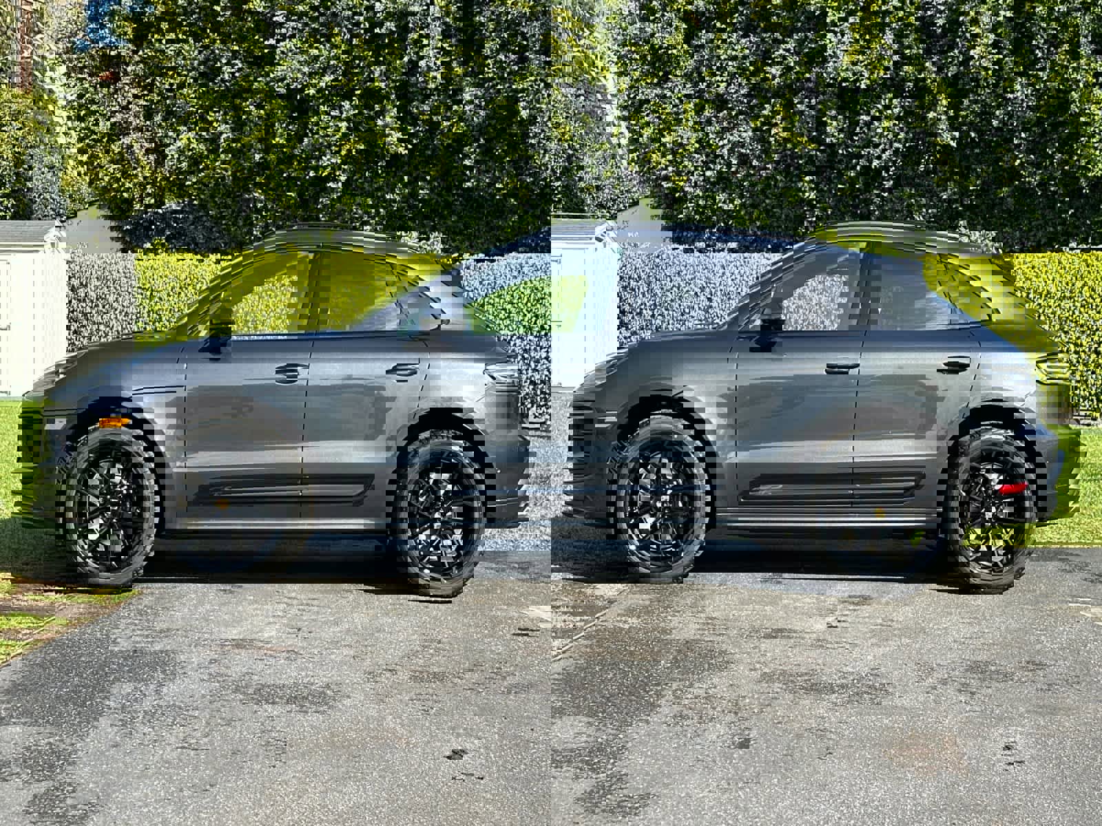 New 2026 Porsche Macan GTS image 2