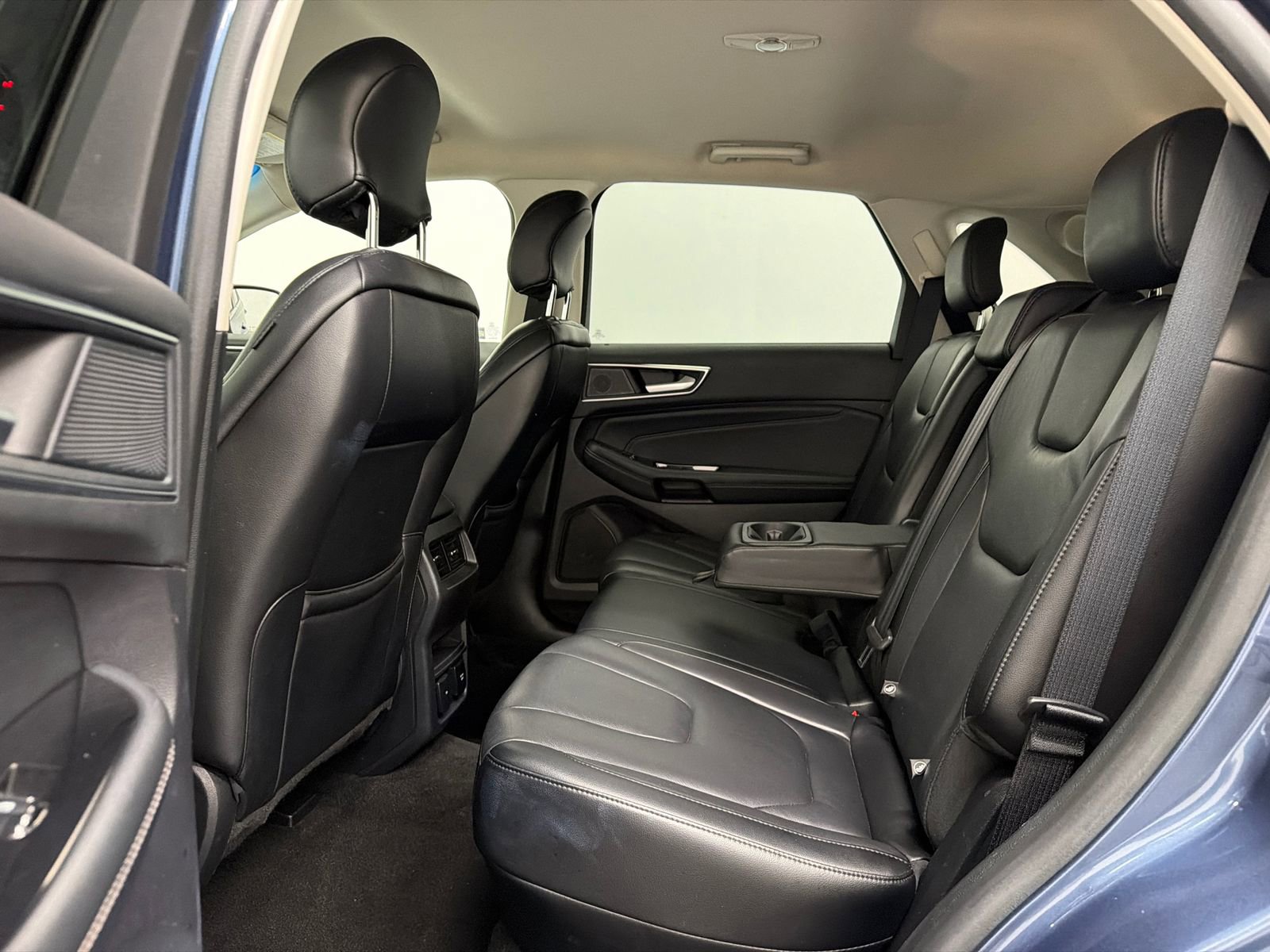 Used 2019 Ford Edge Titanium AWD/4WD image 16