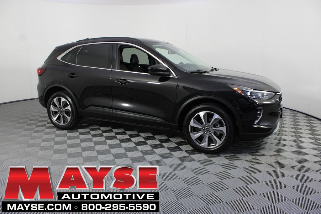 Used 2023 Ford Escape Platinum w/ Premium Technology Package AWD/4WD image 1