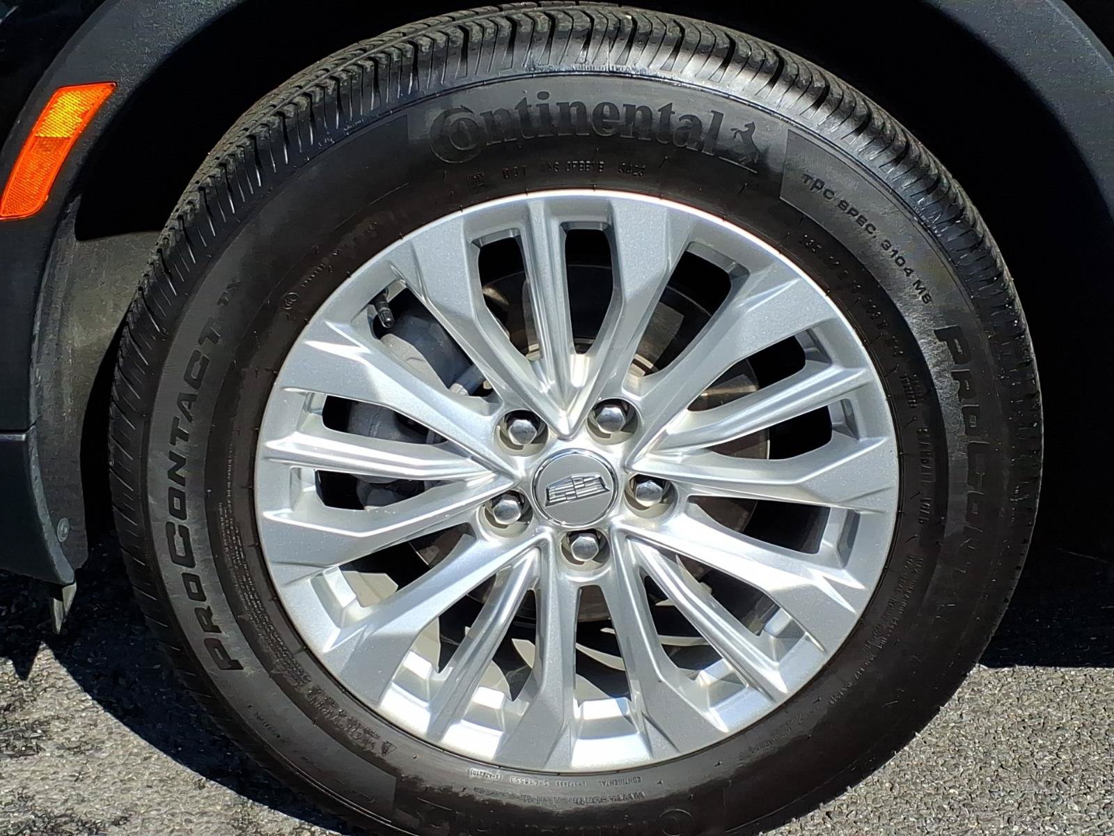 Used 2024 Cadillac XT4 Luxury w/ Cold Weather Package AWD/4WD image 8
