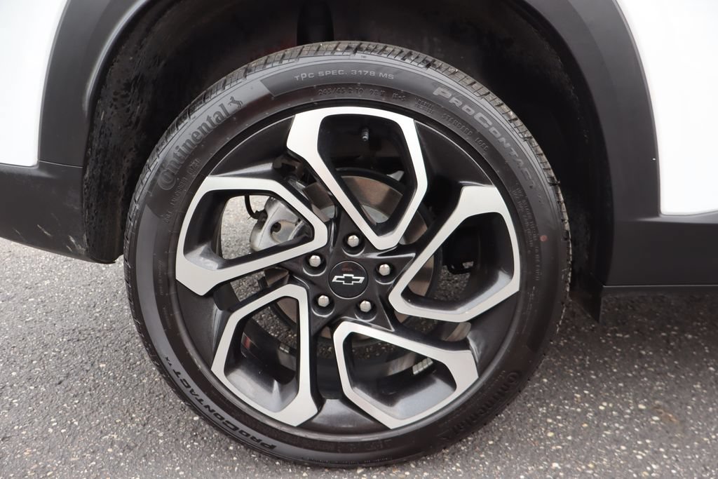 Used 2024 Chevrolet Trax RS w/ Sunroof Package FWD image 38