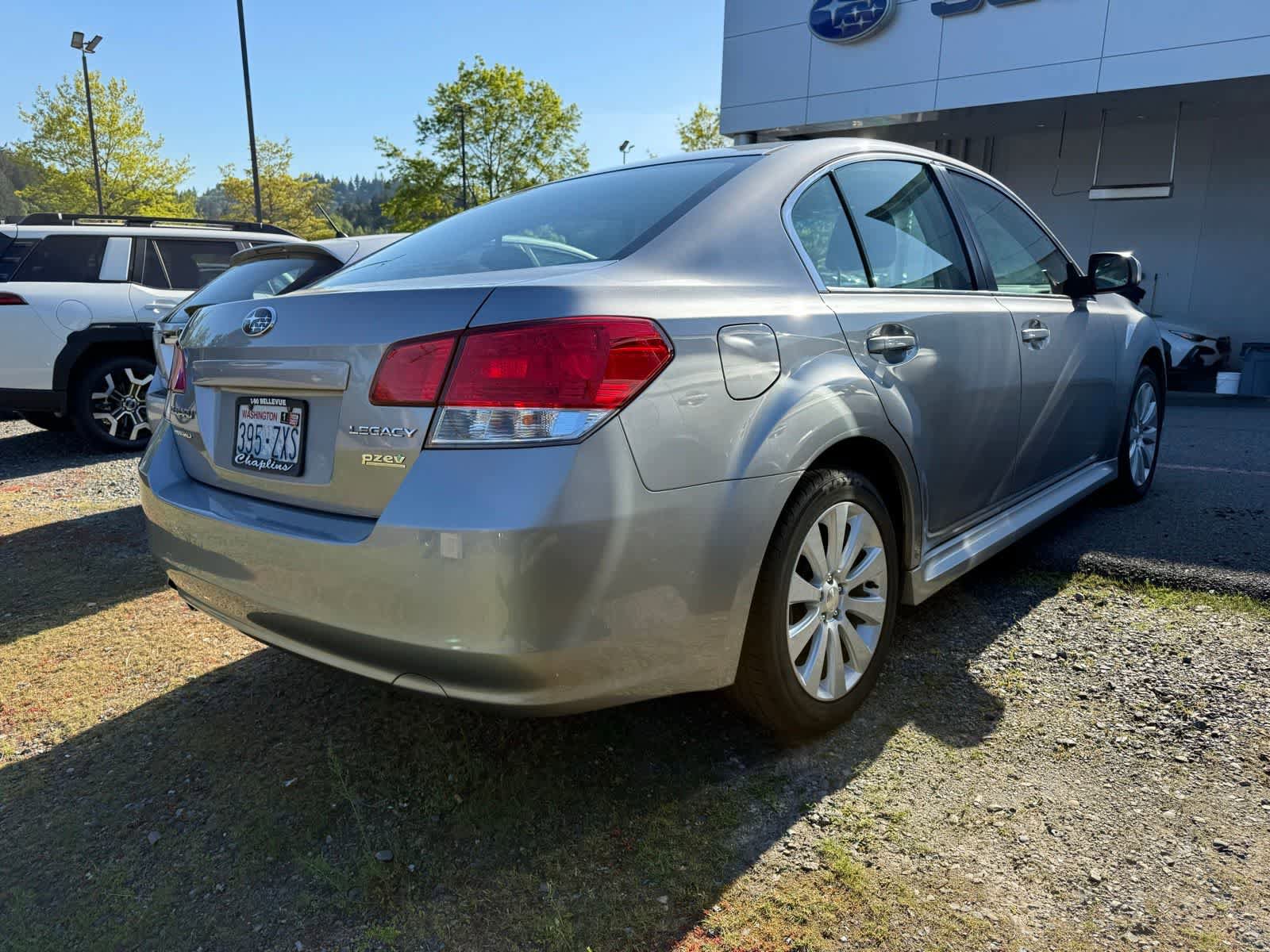 Used 2010 Subaru Legacy 2.5i Limited AWD/4WD image 3