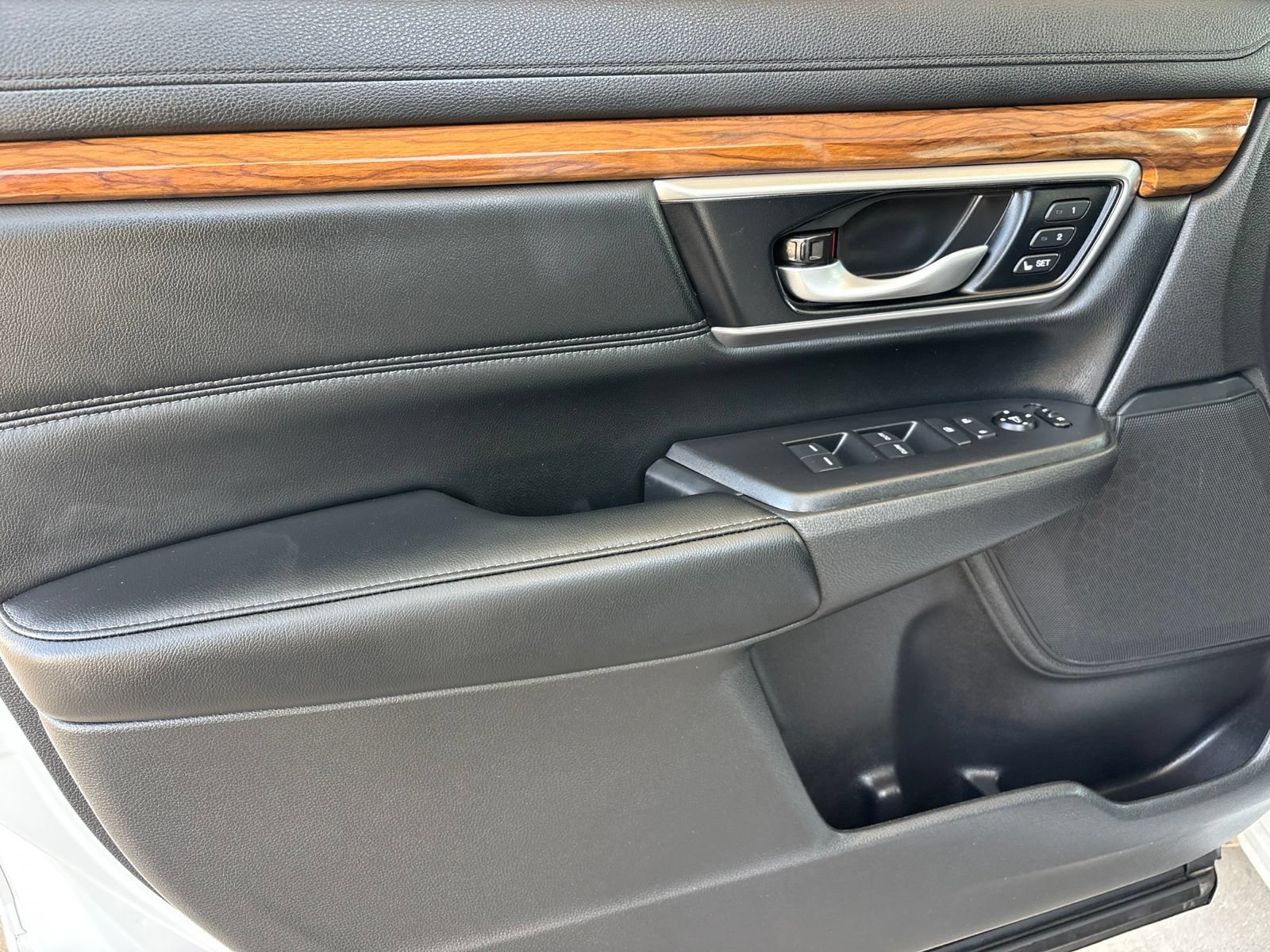 Used 2022 Honda CR-V Touring image 11