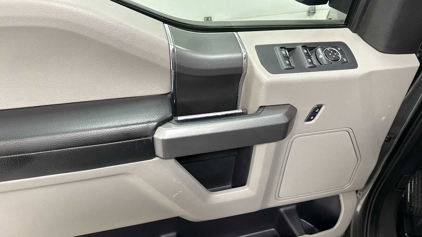 Used 2016 Ford F150 XLT w/ Equipment Group 301A Mid image 15