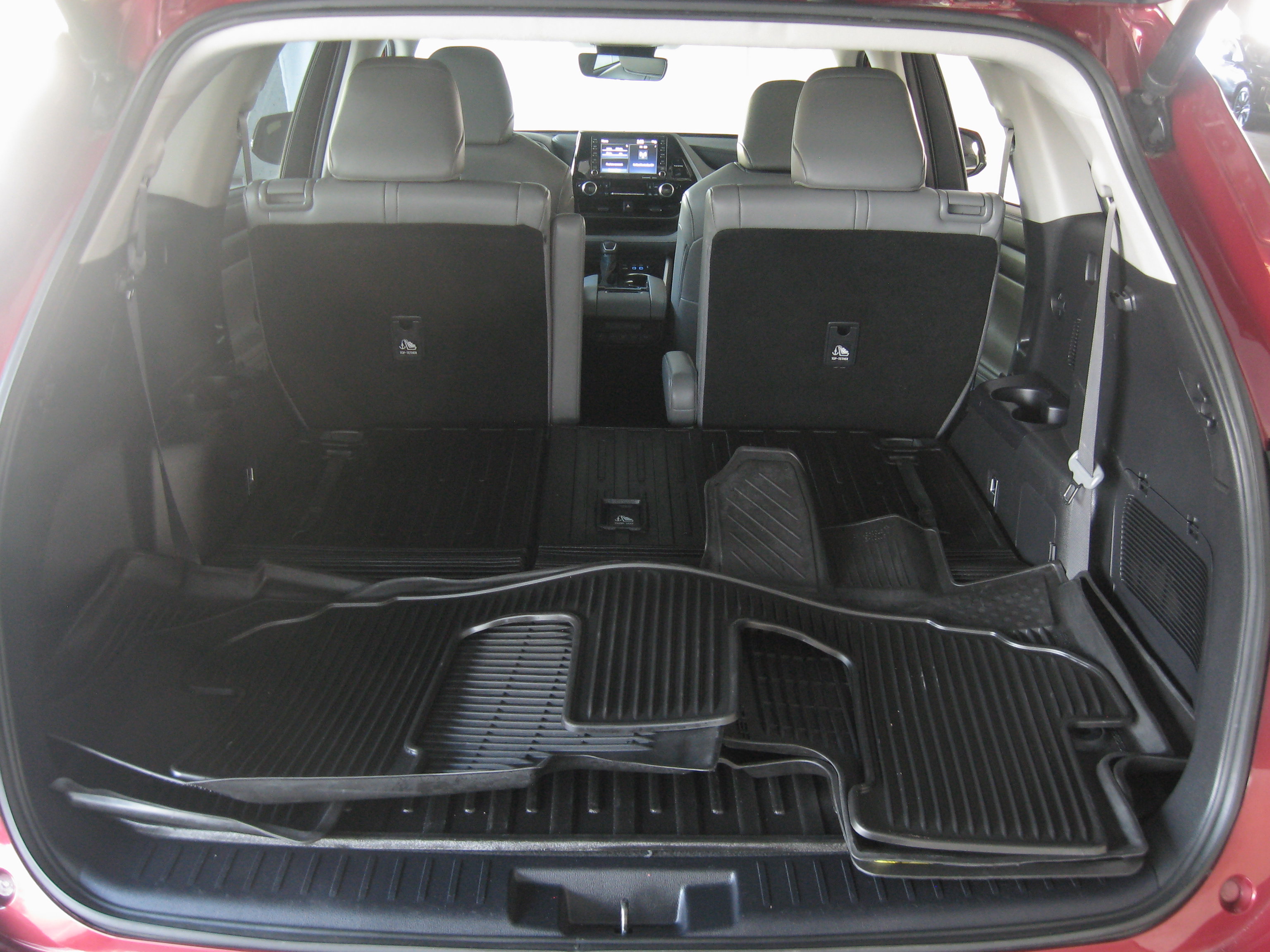 Used 2022 Toyota Highlander XLE image 24