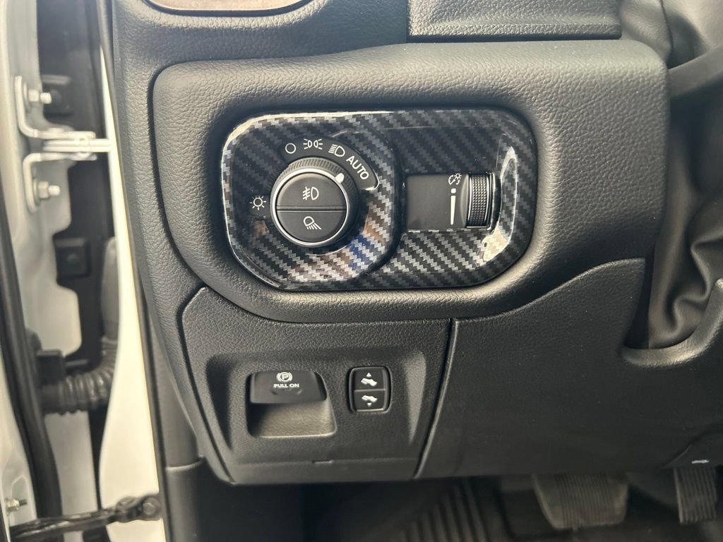 Used 2023 RAM 1500 Big Horn AWD/4WD image 40